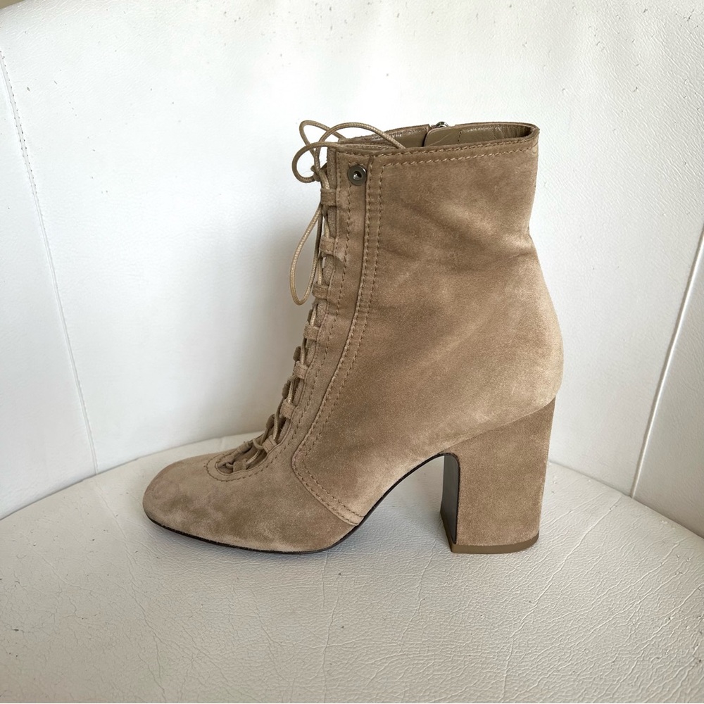 (͒ ॢ X ॢ)͒

Tan Suede Victorian Lace Up Ankle Boots